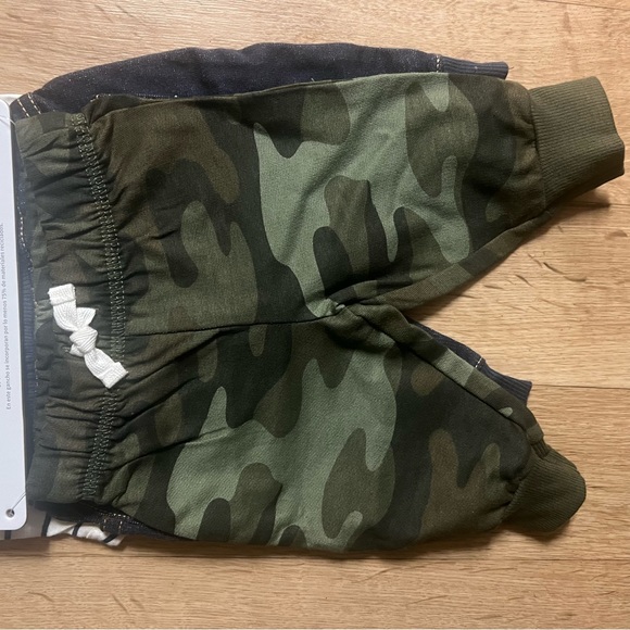 Carter’s baby set - Picture 3 of 5